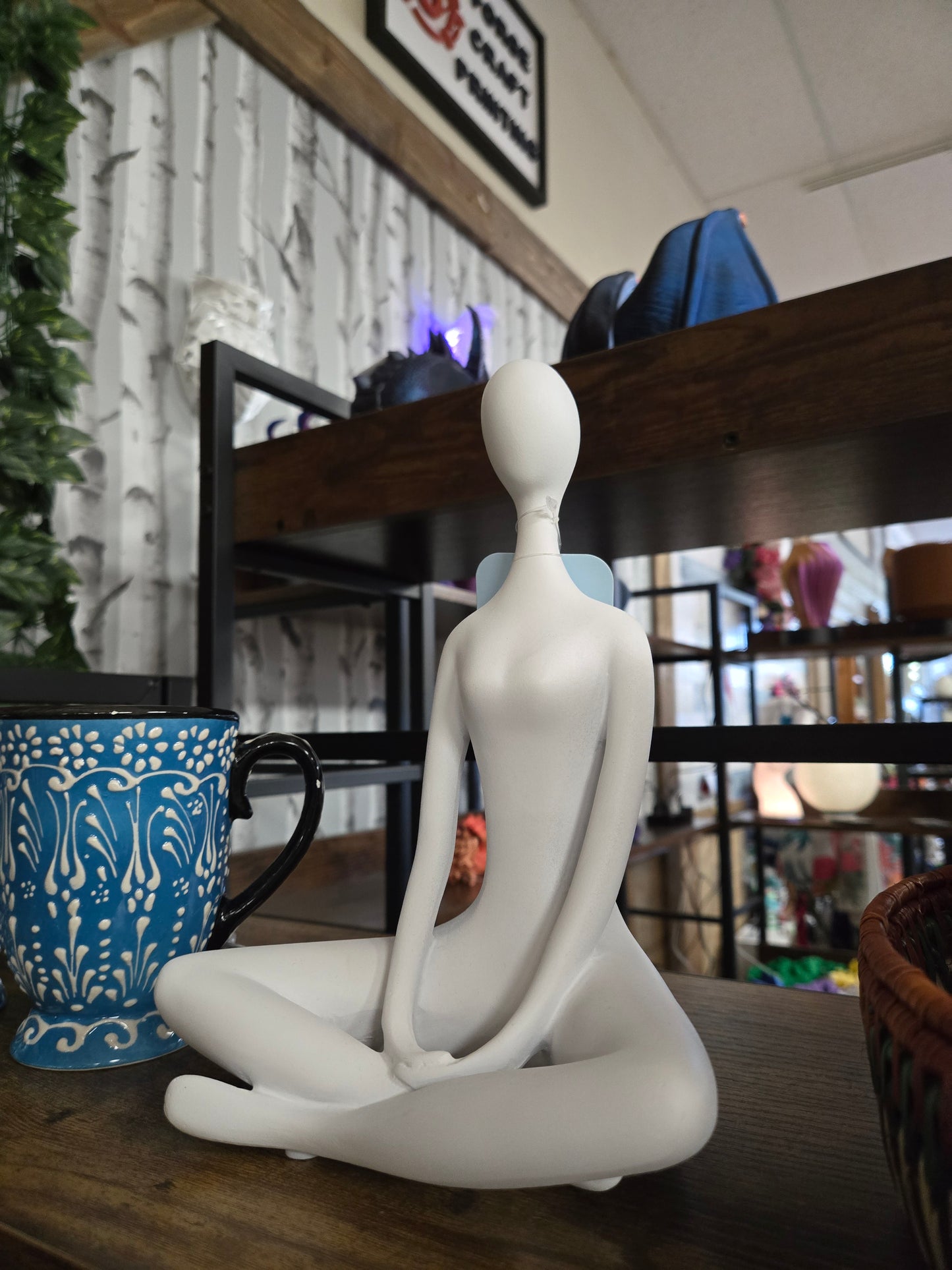 FEMALE YOGA SCULPTURE - WHITE