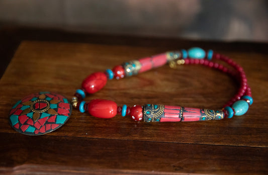 TRADITIONAL MOROCCAN DESIGN BEAD AND STONES NECKLACE - RED - JAG Universal Collection