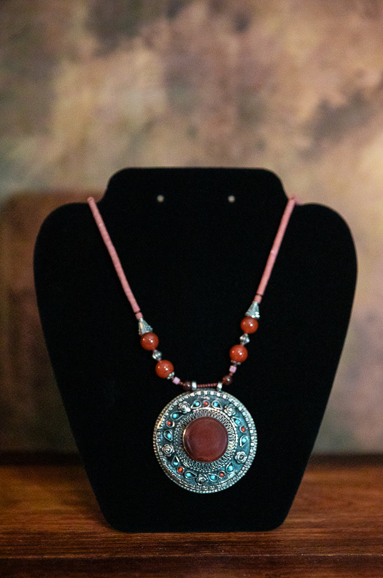 TRADITIONAL BOHEMIAN DESIGN NECKLACE - RED