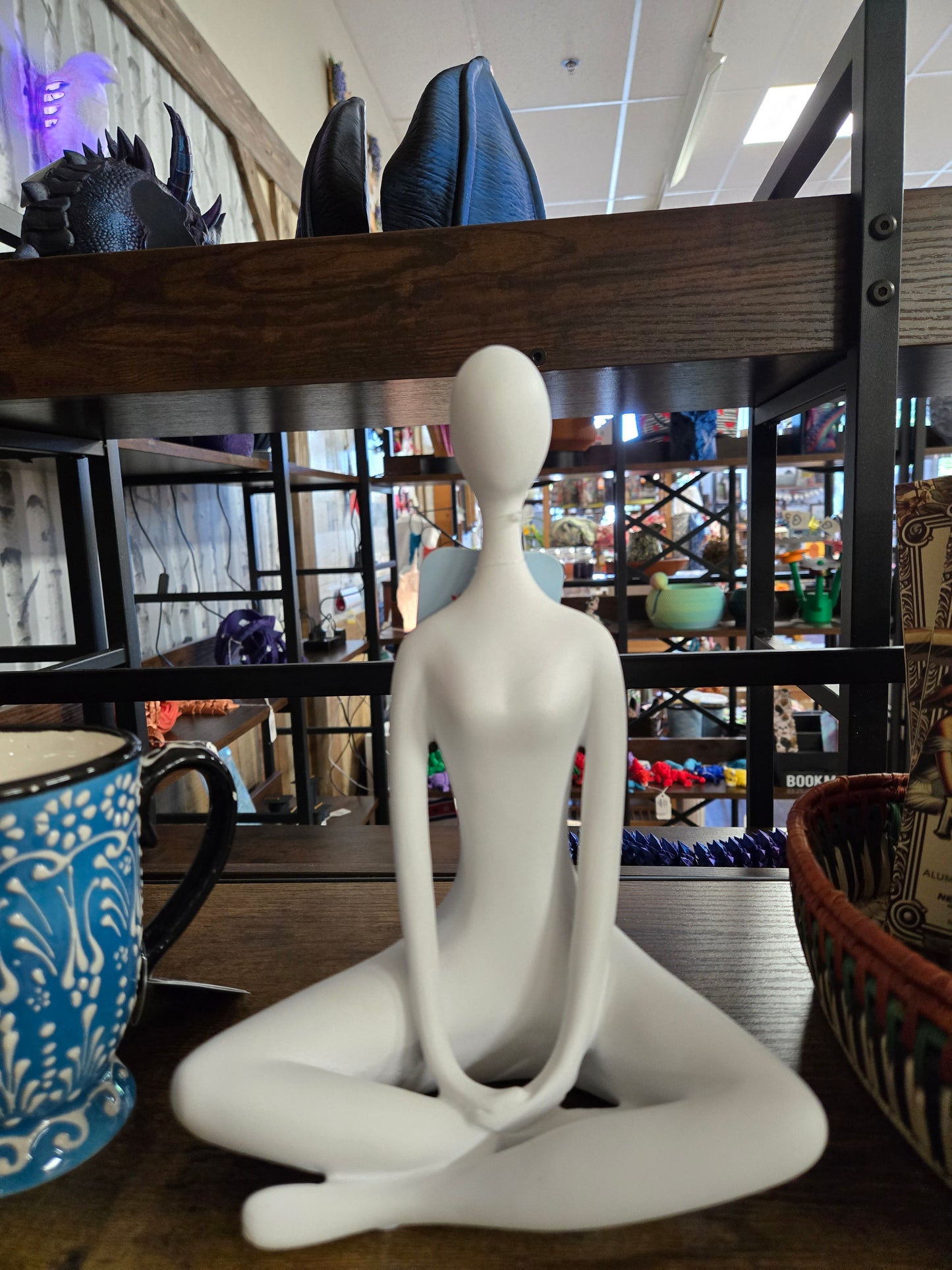 FEMALE YOGA SCULPTURE - WHITE