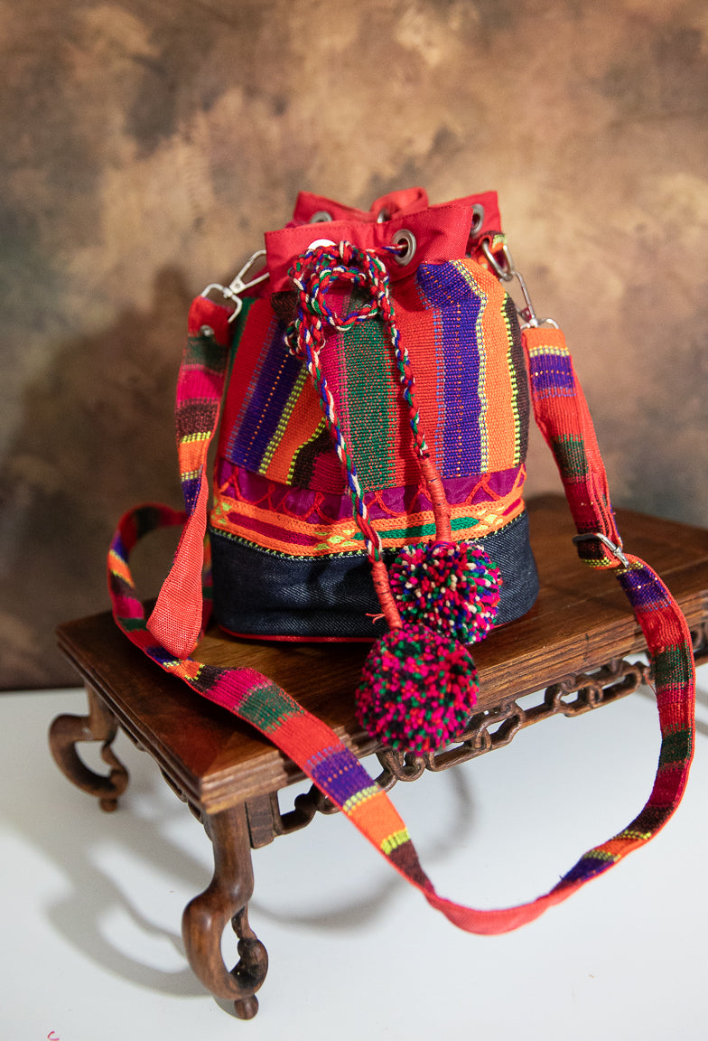 HANDCRAFTED CROSSBODY BAG - MULTICOLOR - JAG Universal Collection 
