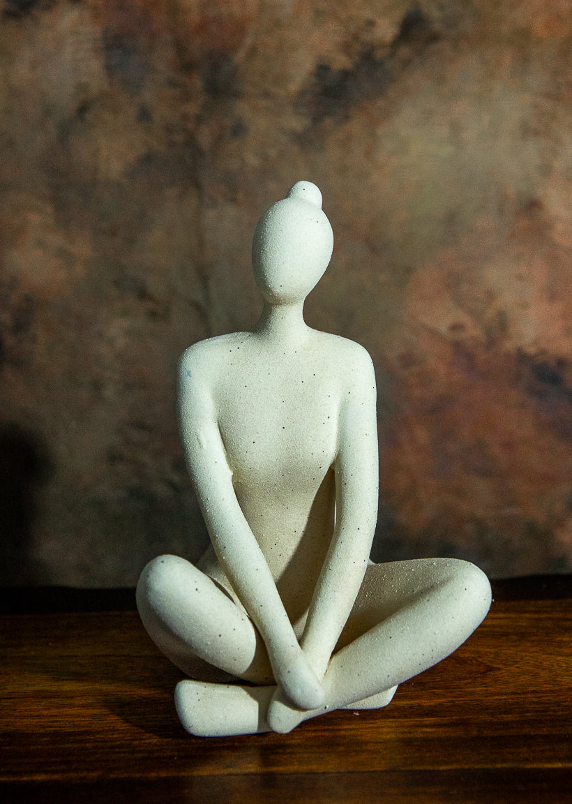 FEMALE SCULPTURE HAND CRAFTED - JAG Universal Collection 