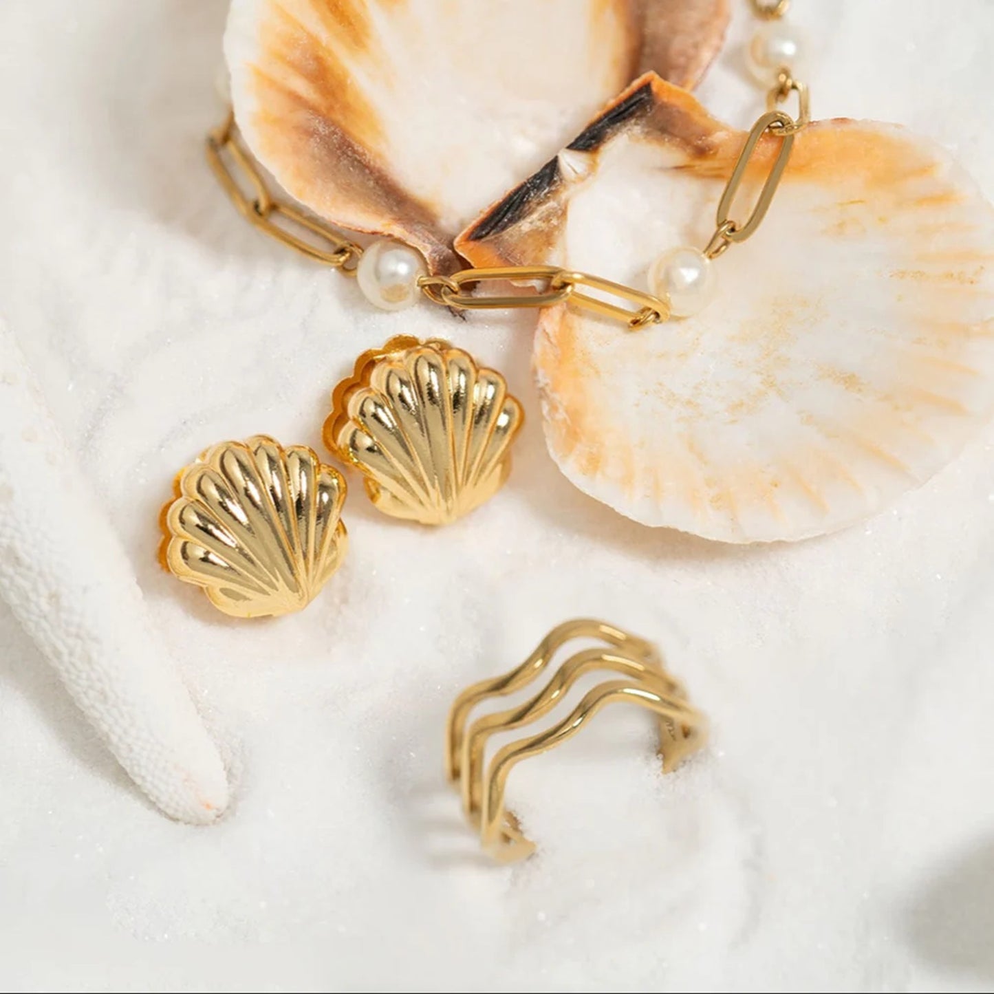 Made in the USA | 18K Gold PVD Pearl Paperclip Bracelet | Hypoallergenic 316L Surgical Steel