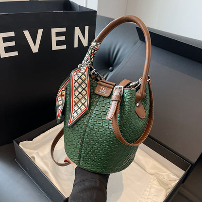 Handbag shoulder bag woven bucket bag
