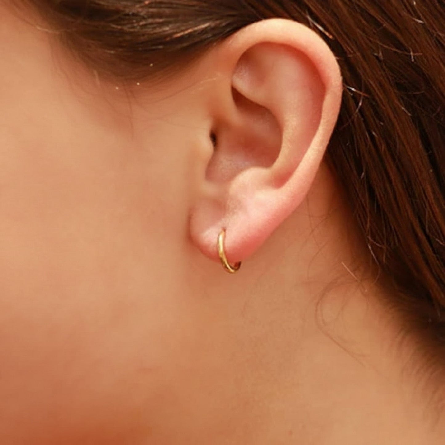 18K Gold PVD Mini Huggie Hoop Earrings – 10mm Classic Everyday Hoops