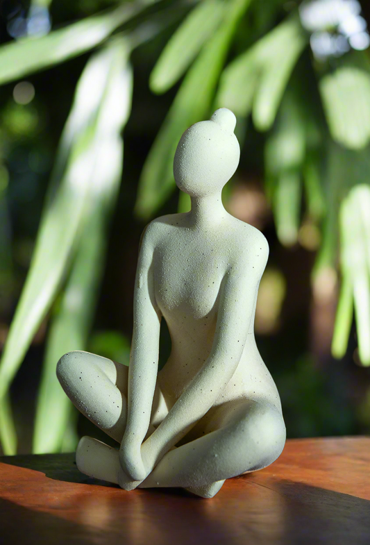 FEMALE SCULPTURE HAND CRAFTED - JAG Universal Collection 